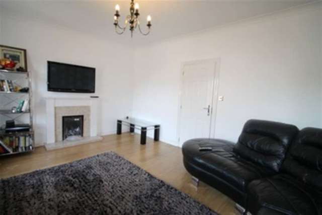  Image of 4 bedroom Detached house to rent in Duncannon Place Greenhithe DA9 at Greenhithe, DA9 9FW
