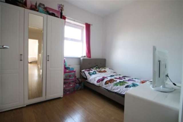  Image of 4 bedroom Detached house to rent in Duncannon Place Greenhithe DA9 at Greenhithe, DA9 9FW