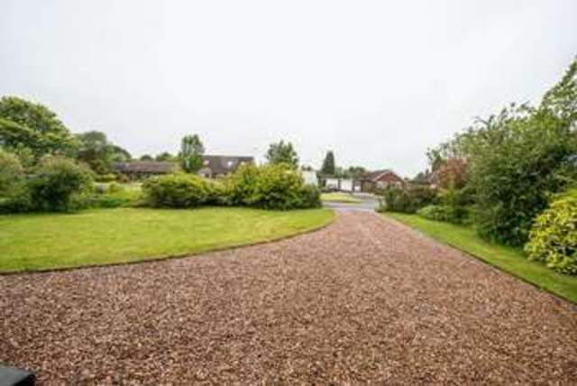  Image of 3 bedroom Detached house for sale in Earlswood Close Aylesbury HP21 at Earlswood Close  Aylesbury, HP21 7PG