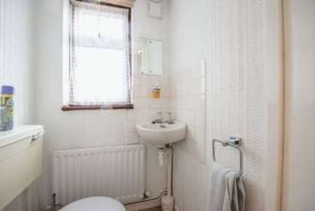  Image of 3 bedroom Detached house for sale in Earlswood Close Aylesbury HP21 at Earlswood Close  Aylesbury, HP21 7PG