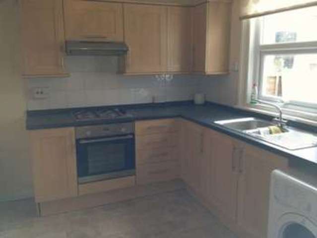  Image of 2 bedroom Flat to rent in Earlswood Road Redhill RH1 at Earlswood Road  Redhill, RH1 6HW