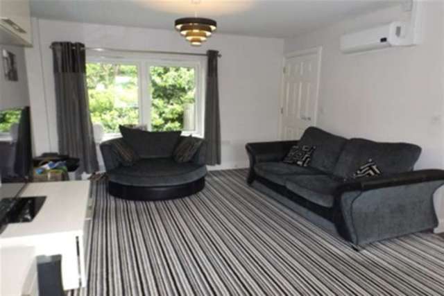  Image of 2 bedroom Flat to rent in Easebourne Easebourne Midhurst GU29 at Midhurst, GU29 0AA
