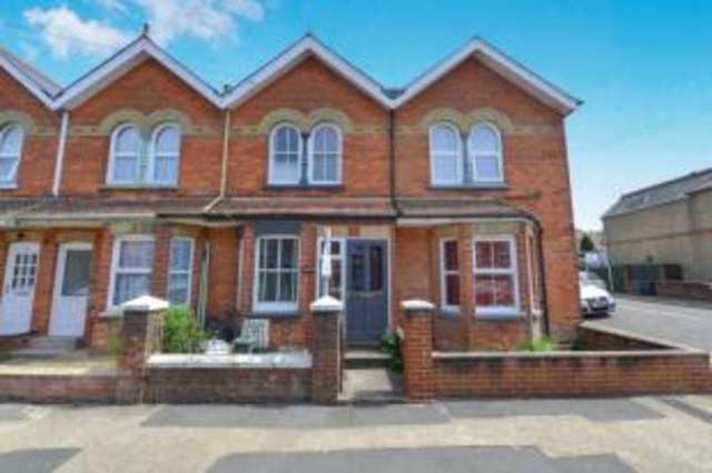  Image of 2 bedroom Semi-Detached house for sale in Grange Road East Cowes PO32 at East Cowes Isle of Wight East Cowes, PO32 6EA