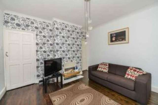  Image of 2 bedroom Semi-Detached house for sale in Grange Road East Cowes PO32 at East Cowes Isle of Wight East Cowes, PO32 6EA