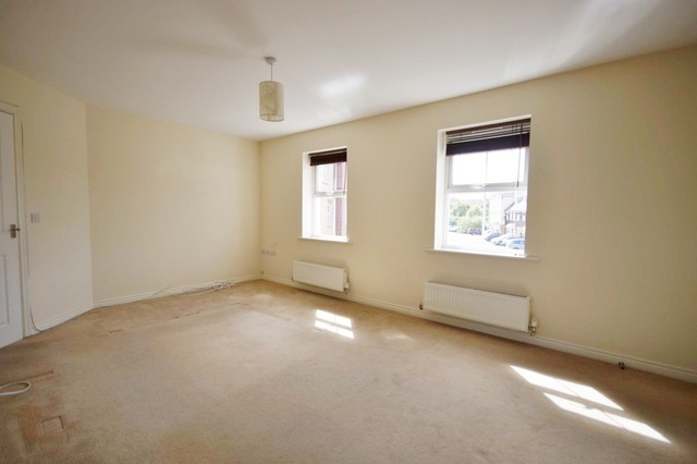  Image of 2 bedroom Apartment to rent in East Shore Way Portsmouth PO3 at Portsmouth, PO3 6FY