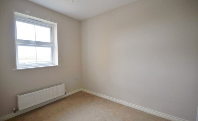  Image of 2 bedroom Apartment to rent in East Shore Way Portsmouth PO3 at Portsmouth, PO3 6FY