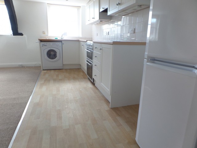  Image of 2 bedroom Flat to rent in East Street Chichester PO19 at 46 East Street  Chichester, PO19 1HX