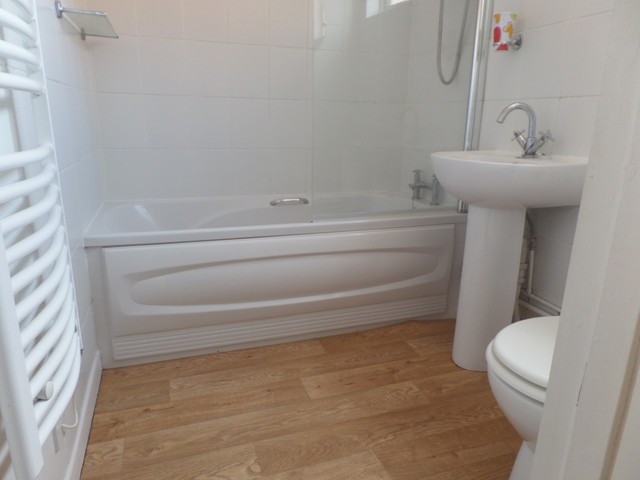  Image of 2 bedroom Flat to rent in East Street Chichester PO19 at 46 East Street  Chichester, PO19 1HX