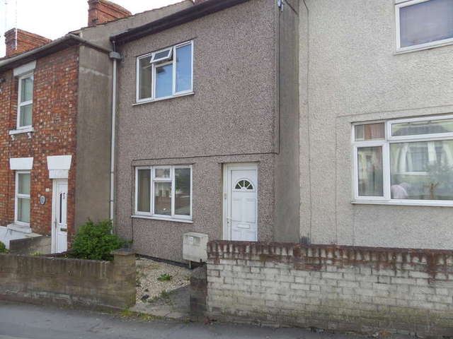  Image of 2 bedroom Terraced house to rent in Eastcott Hill Swindon SN1 at Swindon Swindon, SN1 3JF
