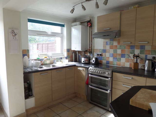  Image of 2 bedroom Terraced house to rent in Eastcott Hill Swindon SN1 at Swindon Swindon, SN1 3JF