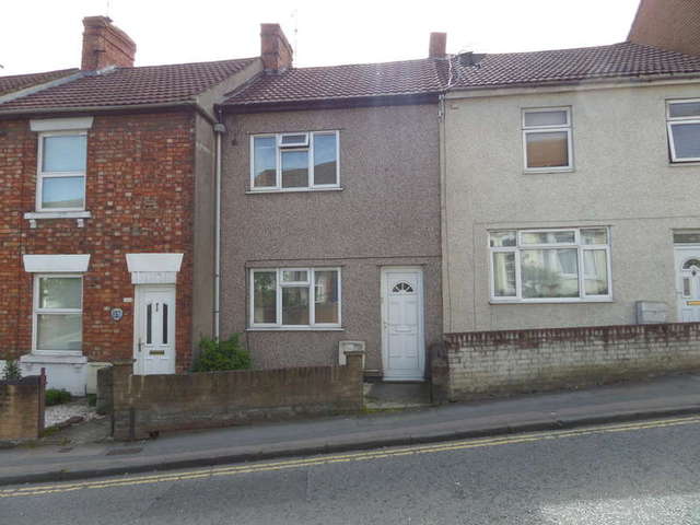  Image of 2 bedroom Terraced house to rent in Eastcott Hill Swindon SN1 at Swindon Swindon, SN1 3JF