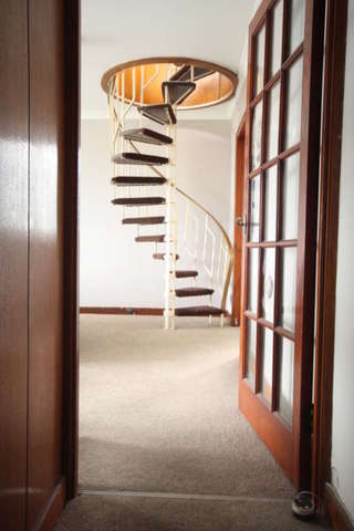  Image of 3 bedroom Flat to rent in Eaton Drive Kingston upon Thames KT2 at Surrey  Kingston Upon Thames, KT2 7RA