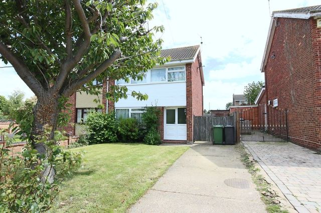  Image of 3 bedroom Detached house for sale in Edendale Lowestoft NR32 at Edendale Oulton Broad Lowestoft, NR32 3JZ