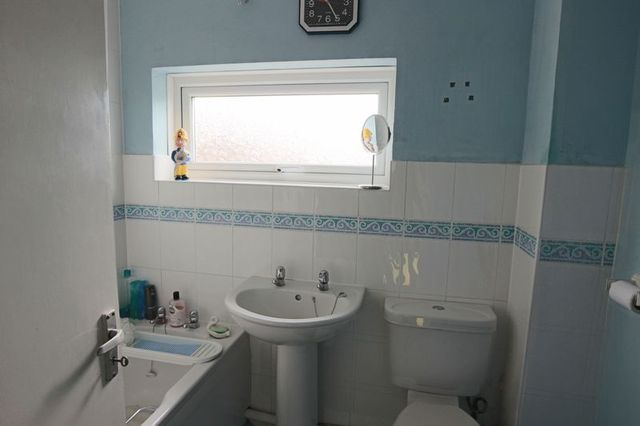  Image of 3 bedroom Detached house for sale in Edendale Lowestoft NR32 at Edendale Oulton Broad Lowestoft, NR32 3JZ