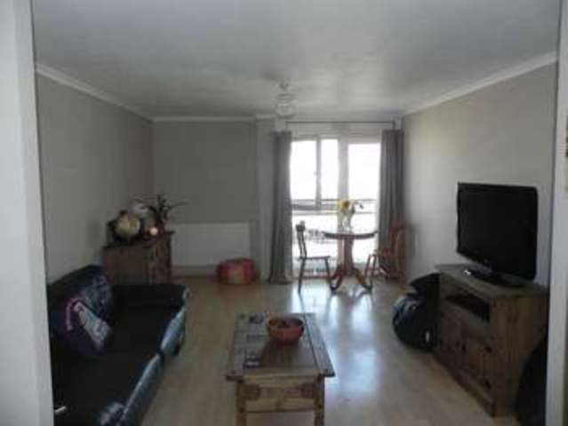  Image of 1 bedroom Flat to rent in Harlow CM19 at Edmunds Tower  Harlow, CM19 4AD