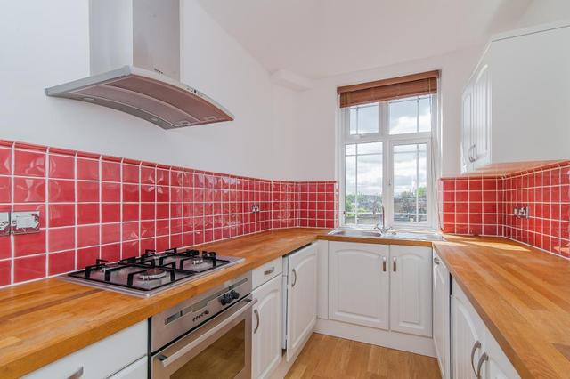 Image of 2 bedroom Flat to rent in Edwardes Square London W8 at London, W8 6NL