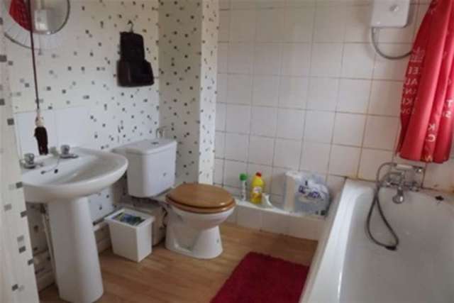 Image of 2 bedroom Flat to rent in Eglesfield Road South Shields NE33 at South Shields, NE33 5PU