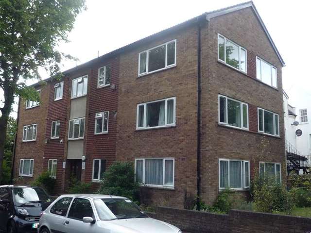 Image of 2 bedroom Flat to rent in Egmont Road Sutton SM2 at Egmont House 1 Egmont Road Sutton, SM2 5JR