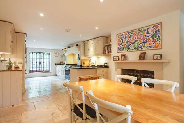  Image of 3 bedroom Semi-Detached house for sale in Eldon Square Reading RG1 at Eldon Square  Reading, RG1 4DP