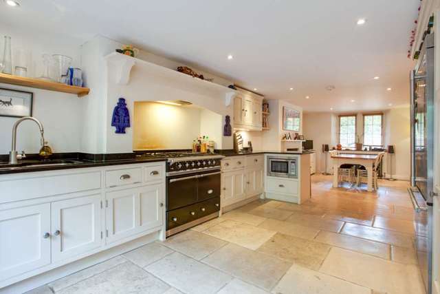  Image of 3 bedroom Semi-Detached house for sale in Eldon Square Reading RG1 at Eldon Square  Reading, RG1 4DP