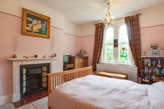  Image of 3 bedroom Semi-Detached house for sale in Eldon Square Reading RG1 at Eldon Square  Reading, RG1 4DP
