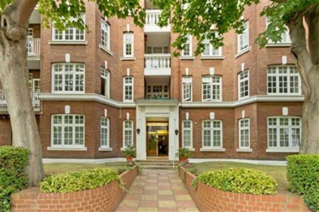  Image of 3 bedroom Flat to rent in Elm Tree Road London NW8 at St John