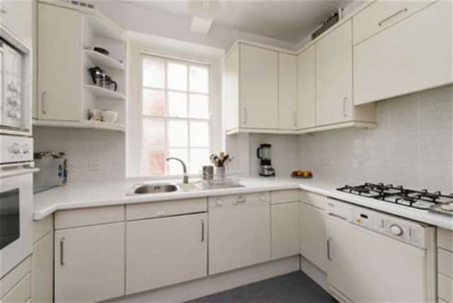  Image of 3 bedroom Flat to rent in Elm Tree Road London NW8 at St John