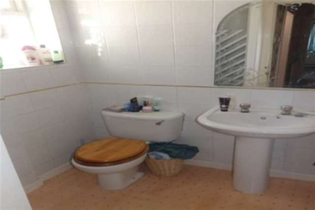  Image of 4 bedroom Detached house to rent in Enfield Road Ellesmere Port CH65 at Ellesmere Port, CH65 8DA