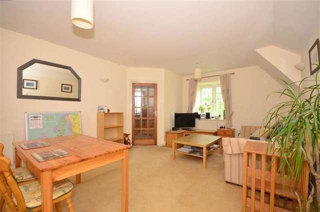  Image of 2 bedroom Flat for sale in Epsom Road Leatherhead KT22 at Leatherhead Surrey Leatherhead, KT22 8TB