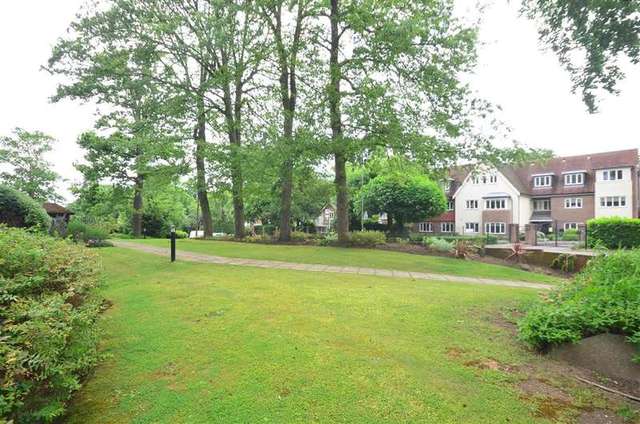  Image of 2 bedroom Flat for sale in Epsom Road Leatherhead KT22 at Leatherhead Surrey Leatherhead, KT22 8TB