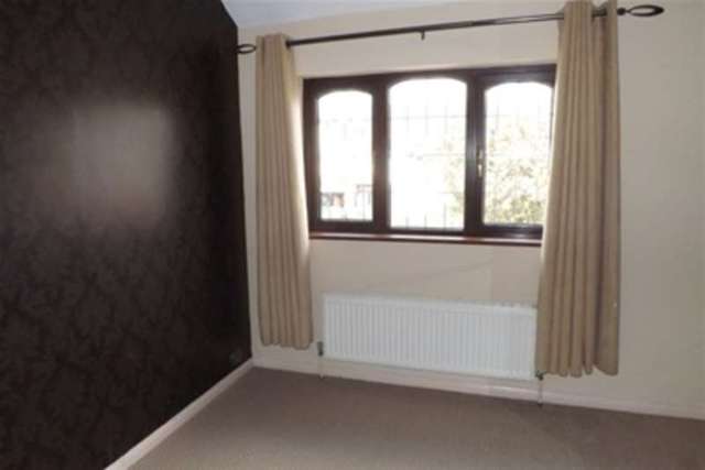  Image of 3 bedroom Detached house to rent in Ernan Close South Ockendon RM15 at South Ockendon, RM15 5EN