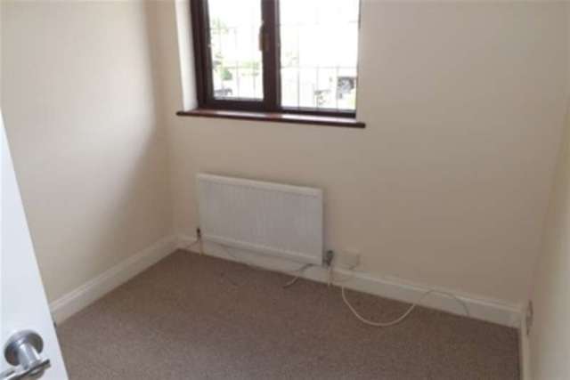  Image of 3 bedroom Detached house to rent in Ernan Close South Ockendon RM15 at South Ockendon, RM15 5EN