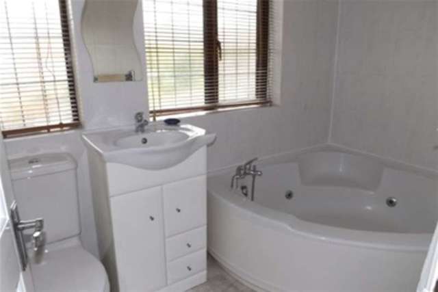  Image of 3 bedroom Detached house to rent in Ernan Close South Ockendon RM15 at South Ockendon, RM15 5EN