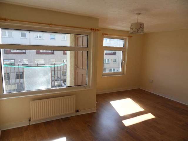  Image of 3 bedroom Maisonette to rent in Ettrick Terrace Johnstone PA5 at Ettrick Terrace Corseford Johnstone, PA5 0NS