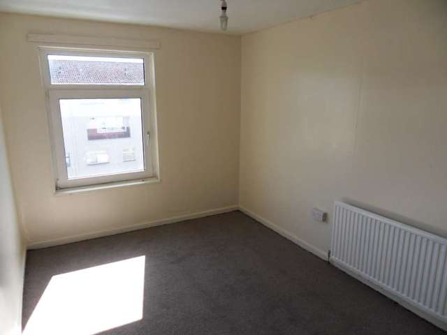  Image of 3 bedroom Maisonette to rent in Ettrick Terrace Johnstone PA5 at Ettrick Terrace Corseford Johnstone, PA5 0NS