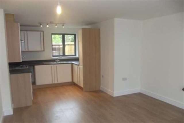  Image of 1 bedroom Flat to rent in Mount Dinham Court Exeter EX4 at Exeter, EX4 4FW