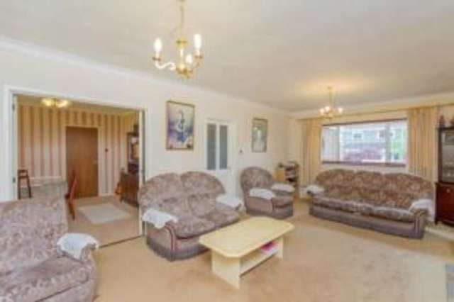  Image of 5 bedroom Detached house for sale in Eynsford Close Leicester LE2 at Oadby Leicestershire Oadby, LE2 2LN