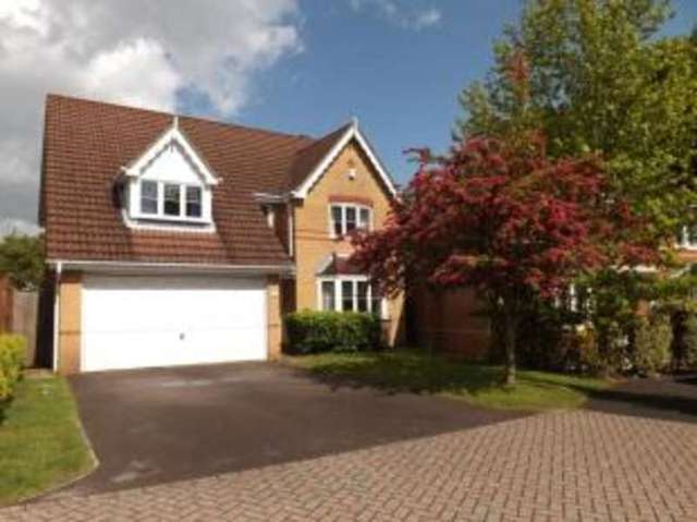  Image of 4 bedroom Detached house for sale in Sovereign Crescent Fareham PO14 at Fareham Hampshire Titchfield, PO14 4LU