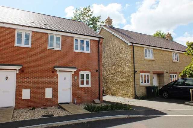  Image of 2 bedroom Semi-Detached house for sale in Walker Drive Faringdon SN7 at Faringdon Oxfordshire, SN7 7FY
