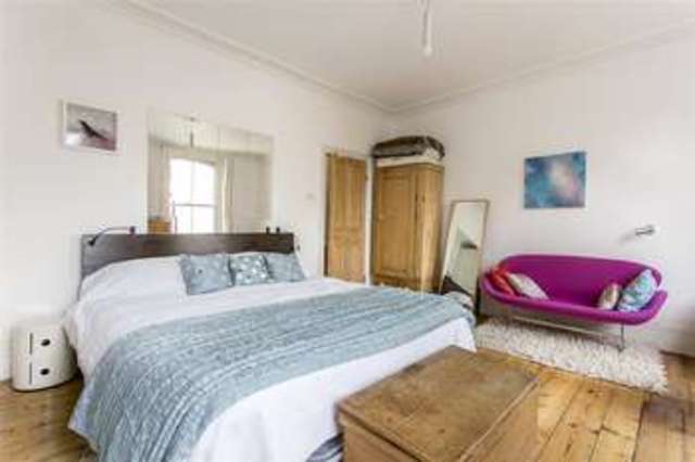  Image of 3 bedroom Terraced house for sale in Fassett Square London E8 at Hackney London Hackney, E8 1DQ