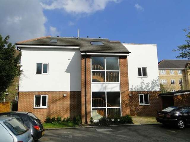  Image of 1 bedroom Flat to rent in Hill Lane Southampton SO15 at 77 Hill Lane  Southampton, SO15 5AD