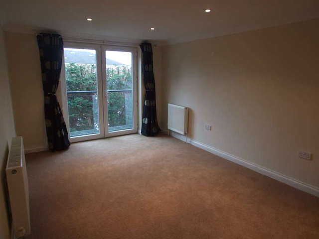  Image of 1 bedroom Flat to rent in Hill Lane Southampton SO15 at 77 Hill Lane  Southampton, SO15 5AD