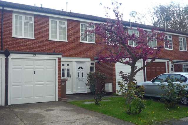 Image of 3 bedroom Detached house to rent in Ferndown Close Sutton SM2 at Sutton, SM2 5TG
