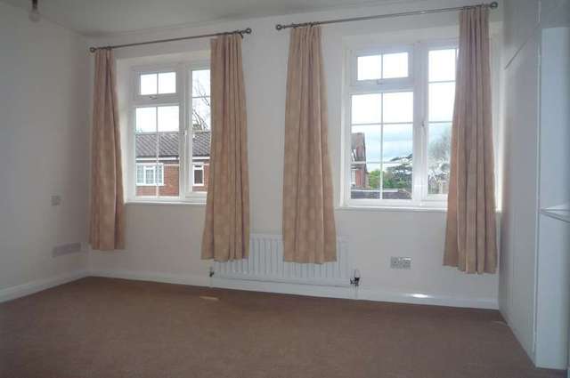  Image of 3 bedroom Detached house to rent in Ferndown Close Sutton SM2 at Sutton, SM2 5TG