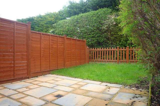  Image of 3 bedroom Detached house to rent in Ferndown Close Sutton SM2 at Sutton, SM2 5TG