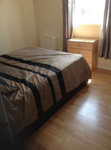  Image of 1 bedroom Flat for sale in Farrow Lane London SE14 at Farrow Lane  London, SE14 5DL