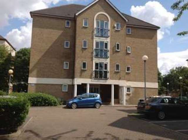  Image of 1 bedroom Flat for sale in Farrow Lane London SE14 at Farrow Lane  London, SE14 5DL
