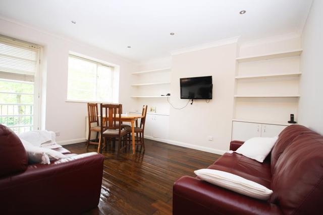  Image of 2 bedroom Apartment to rent in Acorn Walk London SE16 at London, SE16 5DX