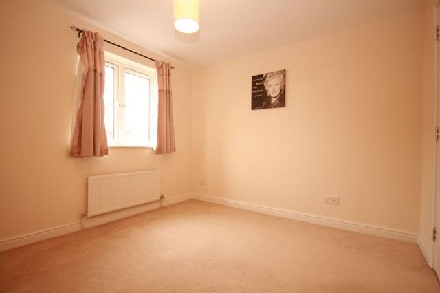  Image of 2 bedroom Flat to rent in Birdland Avenue Bo