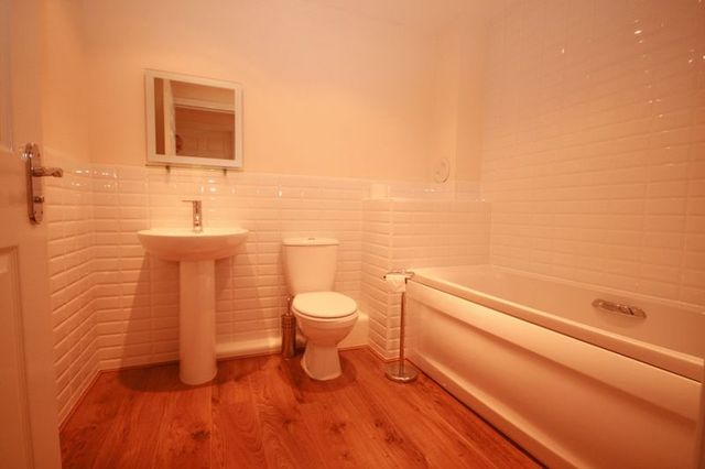  Image of 2 bedroom Flat to rent in Birdland Avenue Bo